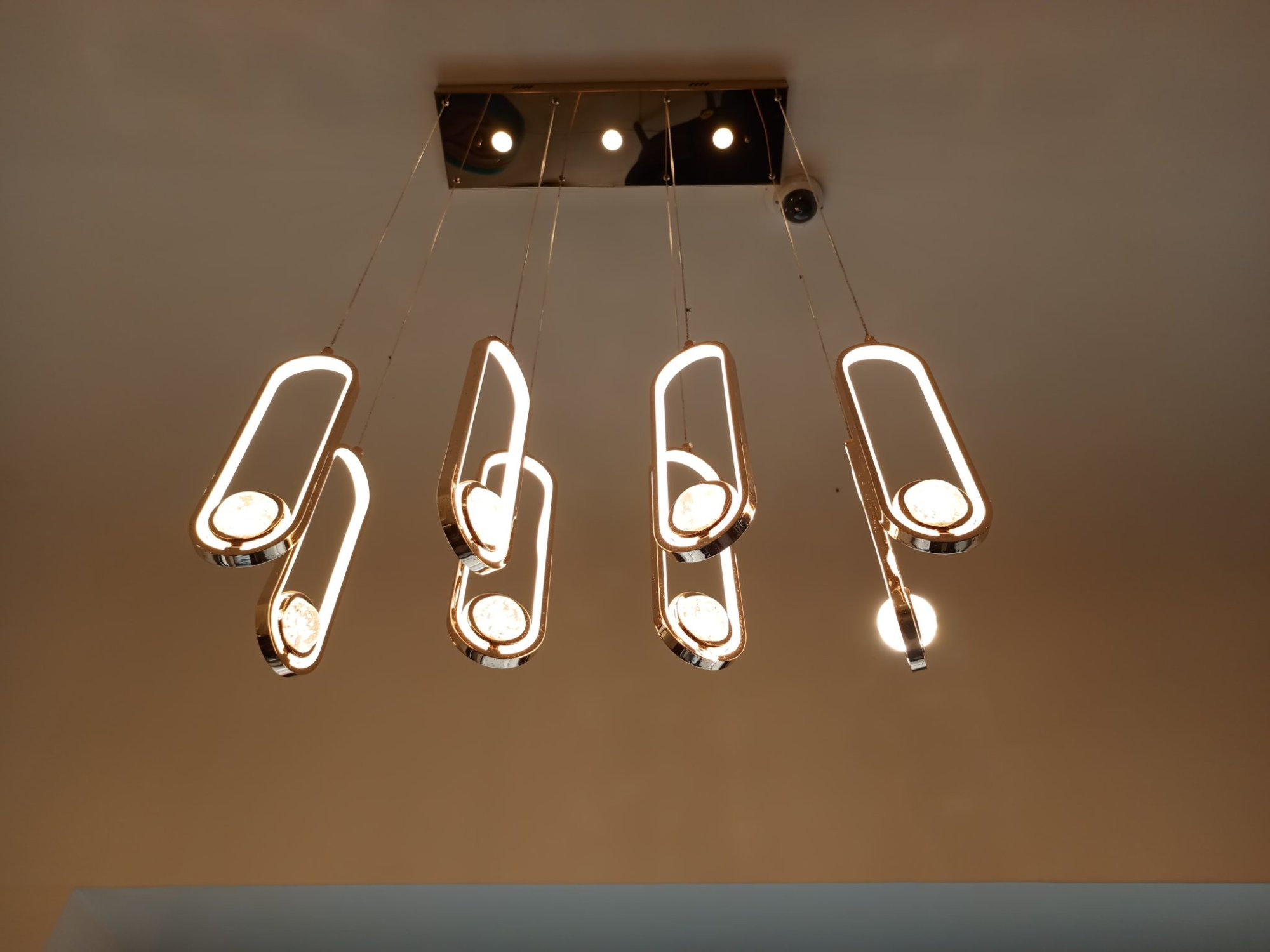 Corp de iluminat suspendat LED (1)