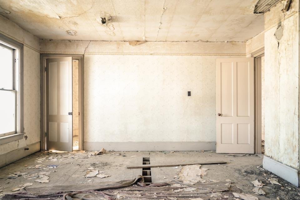 Desfacere gresie și faianță veche (1)